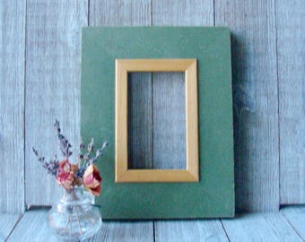 Vintage 4 x 6 Green and Wood Frame