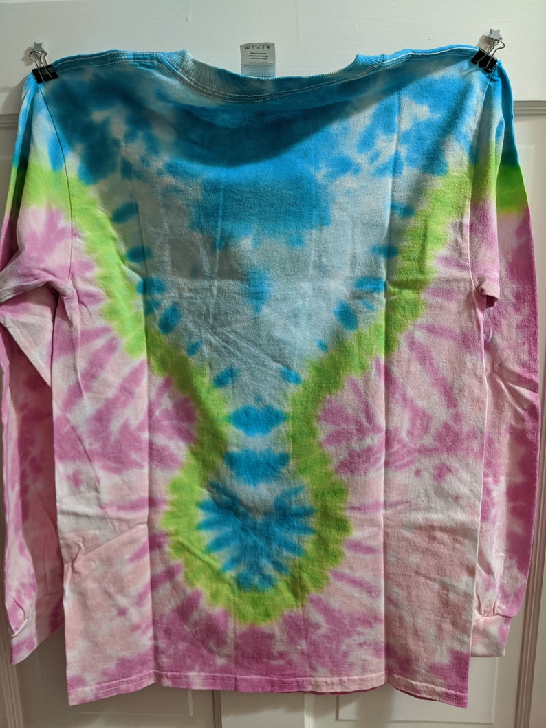 zig zag tie dye shirt