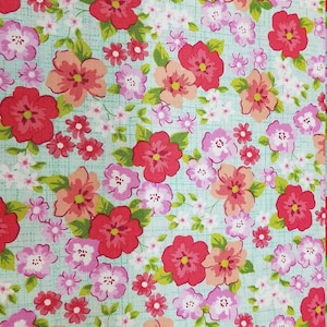 Mini Floral Aqua/Pink, Fabric, 100% Cotton, Quilter&#39;s Cotton, by-the-yard and Fat Quarter Increments Available, Floral, Daisy