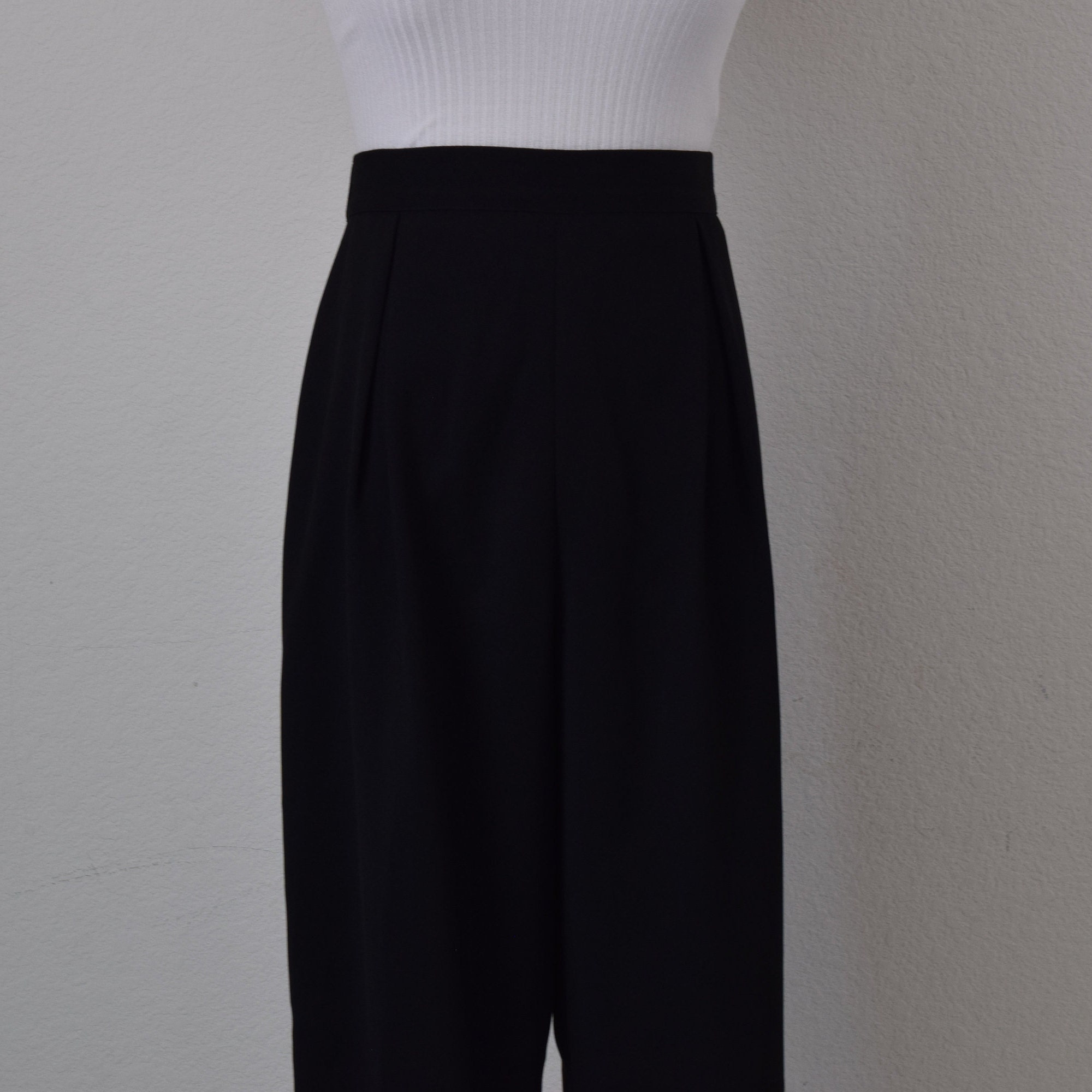 パンツ 80s vintage Poly Wide Slacks 3tuck Black Vintage 80s Black Pleated Polyester/spandex Pants | 30-32 Waist - Etsy