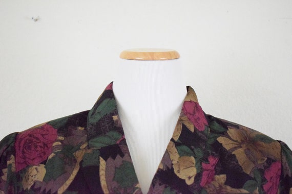 Vintage Dark Floral Sheer Polyester Blouse | 80s … - image 5