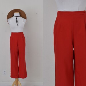 Pykettes のヴィンテージ 80 年代レッド ポリエステル プリーツ パンツ | サイズ 12