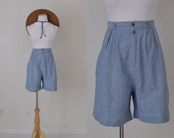 Vintage 90s Blue Chambray Pleated Shorts | 32 waist