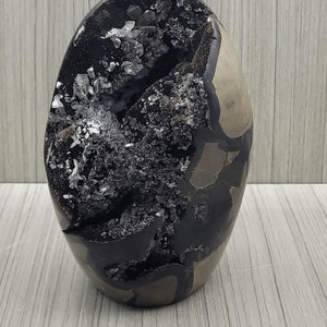 Septarian jasper
