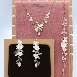 Brautschmuck Set, weiße Blume Kristall Halskette Set, Braut Accessoires, Hochzeitsschmuck, Blumen Armband & lange Ohrringe, Boho Halskette