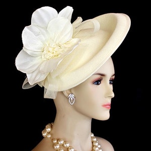 Women&#39;s Couture Designer Ivory Saucer Fascinator Cocktail Hat Flowers, Straw Wedding Bridal Headpiece Brides, Royal Ascot Kentucky Derby Hat
