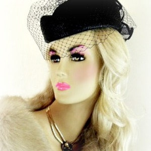 Women&#39;s Black Couture Designer Pillbox Hat With A Veil, Mother Of The Bride Hats, Fashion Hat Weddings Church Dress Mourning Funeral Hat Fay