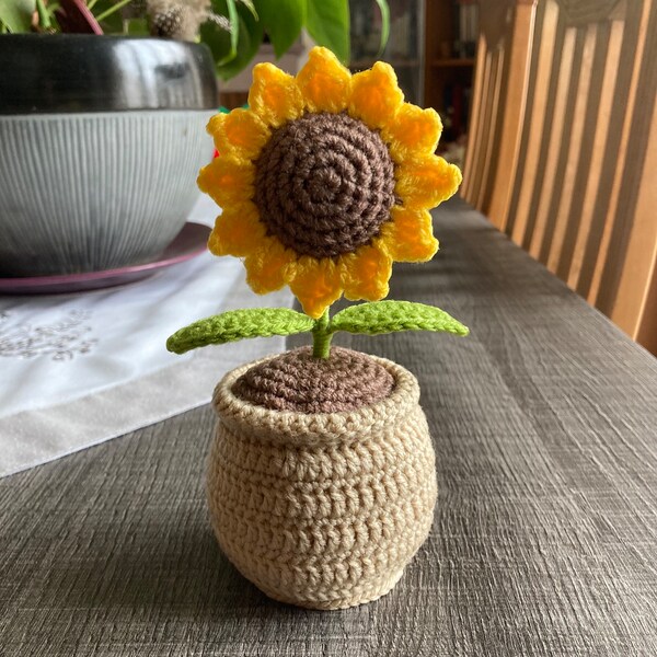 Fleur tournesol en pot au crochet