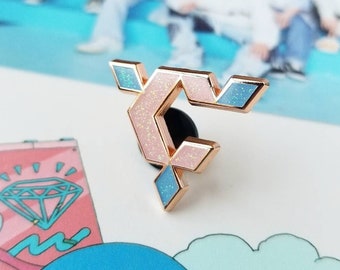 Seventeen Carat Fandom Logo Enamel Pin