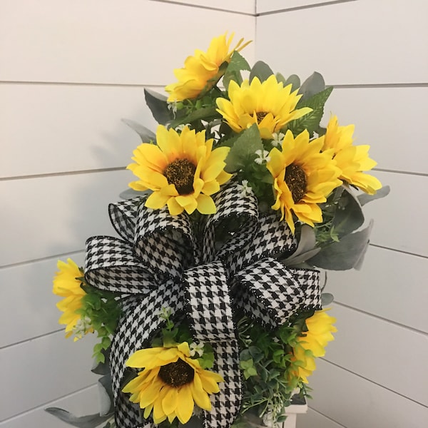 Farmhouse Lantern swag with Sunflowers, Lambs Ear wreath attachment, lambs ear and sunflowers lantern decor, lantern centerpiece