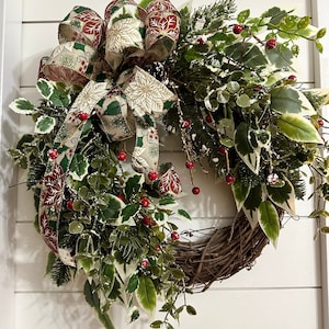 Christmas Holly Berry Wreath: Winter Grapevine Ficus Door Decor