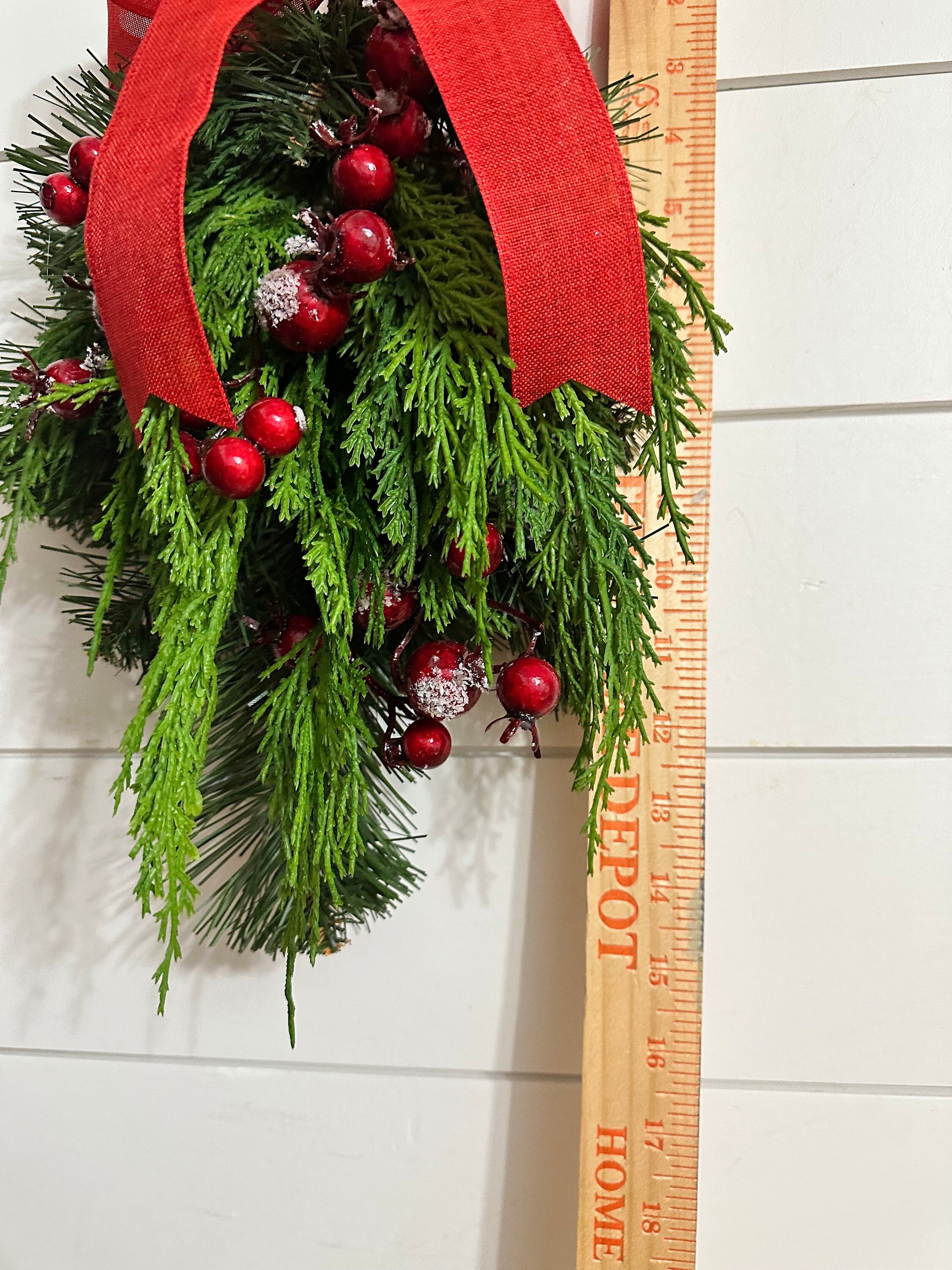 Leaveforme Christmas Wreath With Snow, Red Bowknot, Shiny Balls, Xmas Door Decor