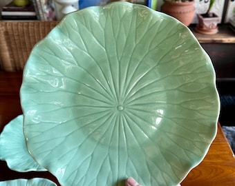 Assiettes plates Louis Metlox vintage vert céladon pavot et lotus poterie, lot de 4