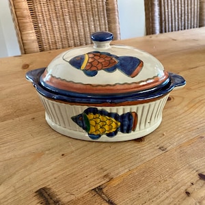 Vintage Talavera Mexican Pottery Casserole Dish: Hand-Painted Fish Motif