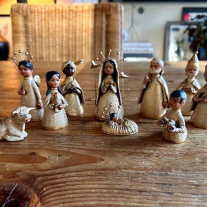 Vintage Mexican Folk Art Handmade Clay Nativity in Beige and Gold, 10 Pieces