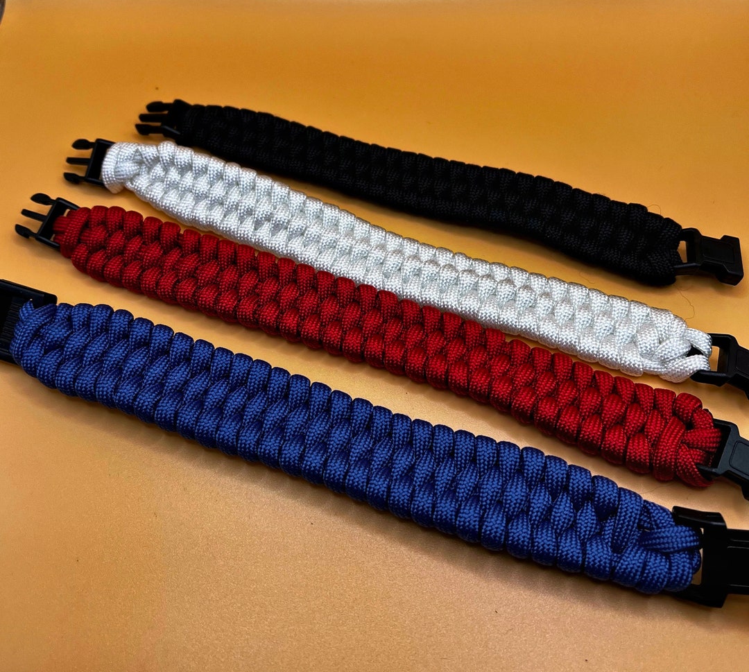 550 Paracord Bracelets - Slim Trilobite Weave, Single Color. - Etsy