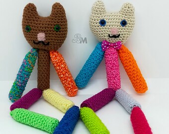 Chats acrobates articulés Valentine et Vesper faits main au crochet