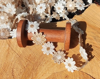 1 yard- Embroidered Daisy trim - Beige 2.5cm width - Sewing Clothes DIY Card making Wedding