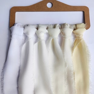 Nastro in chiffon bianco avorio crema con bordo sfilacciato strappato a mano - larghezza 38/50 mm - matrimonio/bouquet/festa