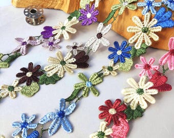3,5 cm breite, gestickte Blumenborte – mehrfarbige, leuchtende Blumenspitze – als Großpackung erhältlich
