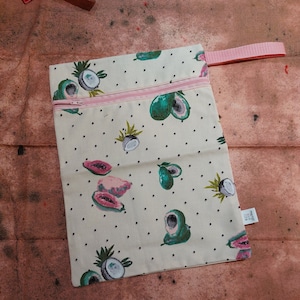 Wetbag/ Nasstasche  "Fruits" ; innen wasserabweisend für Binden, Stoffwindeln Kita Schwimmbad nasse Wechselkleidung, Turnschuhe