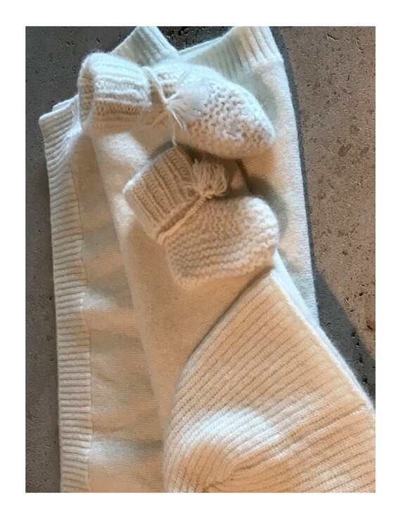Cuddly100 cashmere Baby Blanket Hat and Booties Baby Gift Ensemble in Luxurious Creamy White Etsy