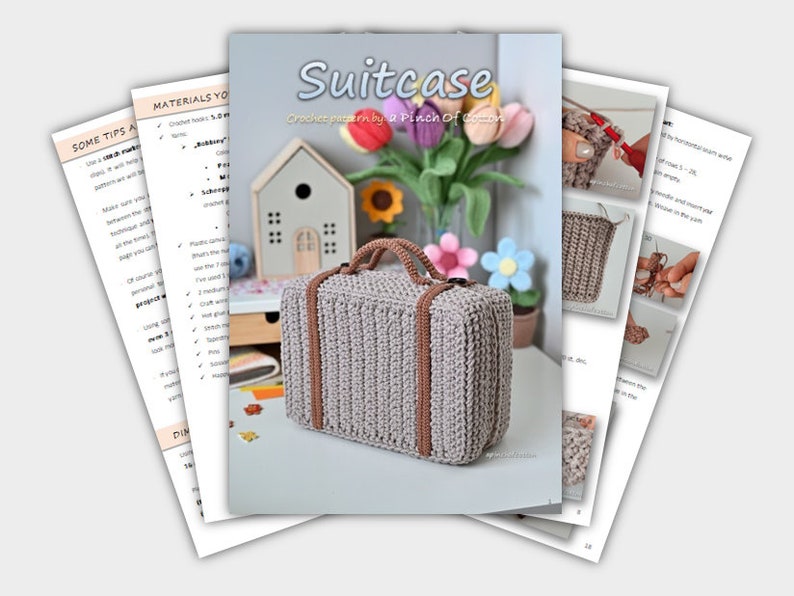 K&ouml;nnte beinhalten: Ein H&auml;kelmuster f&uuml;r einen Koffer mit Anleitungen zur Herstellung. Das Muster hei&szlig;t "Suitcase" und stammt von "A Pinch Of Colour".