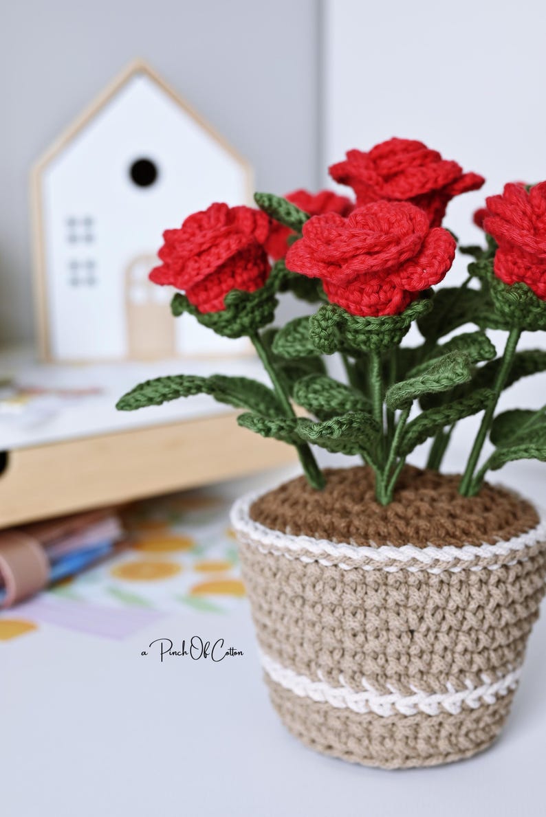 Virkad ros i kruka-mönster, virkad blomma, heminredning, amigurumi-växt (PDF-mönster) bild 5