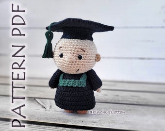 Charlie the Graduate crochet PATTERN, crochet graduate, amigurumi graduate crochet pattern PDF