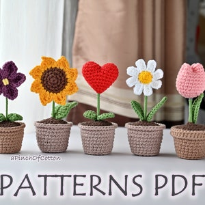 鉢植えの花のかぎ針編みパターンセット。5 つのかぎ針編みの花のパターン PDF: デイジー、チューリップ、ひまわり、すみれ色、ハートの植物。鉢植えのミニ花 PDF