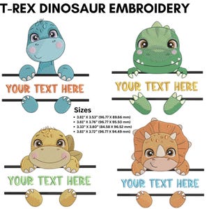 Pode incluir: Desenhos de dinossauros bordados em azul, verde, amarelo e laranja. Cada dinossauro segura uma faixa com o texto "YOUR TEXT HERE". Os tamanhos são listados em polegadas e milímetros.