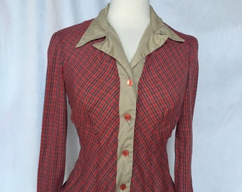 vintage 70s Red, Green, White Plaid Fitted Blouse w / Khaki Collar and Cuffs