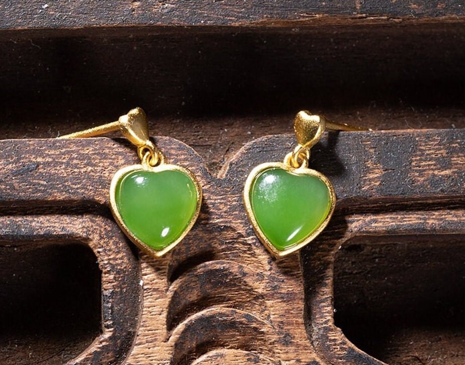 Genuine Green Jade Love Heart Cabochon Stud Earrings 18K Gold