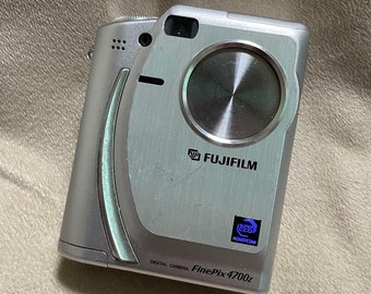 FUJIFILM Finepix 4700z Digital Camera / Retro Digital Camera / - Etsy