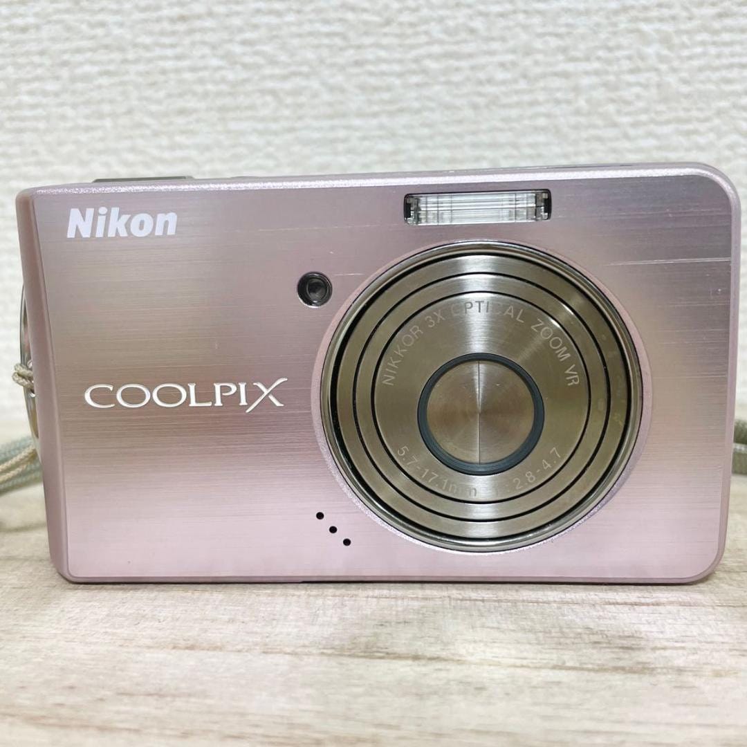 Nikon COOLPIX S520 8.0 MP Digital Camera Pink / Retro Digital