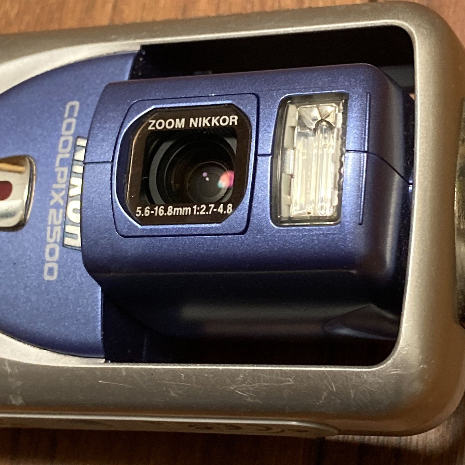 Nikon COOLPIX 2500 2.0MP 3x Digital Camera / Digital camera / Vintage  Digital camera / Digicam
