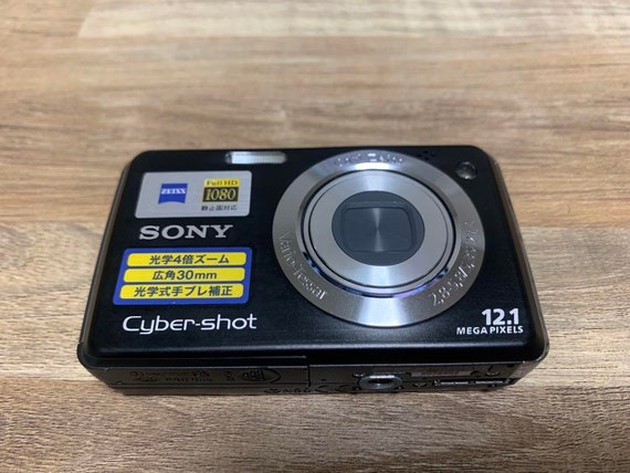 Sony Cybershot DSC-W190 12.1 MP Digital Camera / Retro Digital