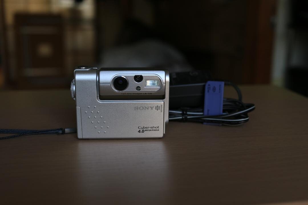 公式日本版 SONY Cyber−Shot DSC-F