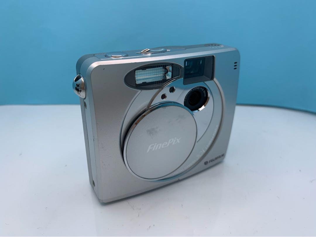 FUJI FILM FinePix FINEPIX 30I シルバー | gafasante.com