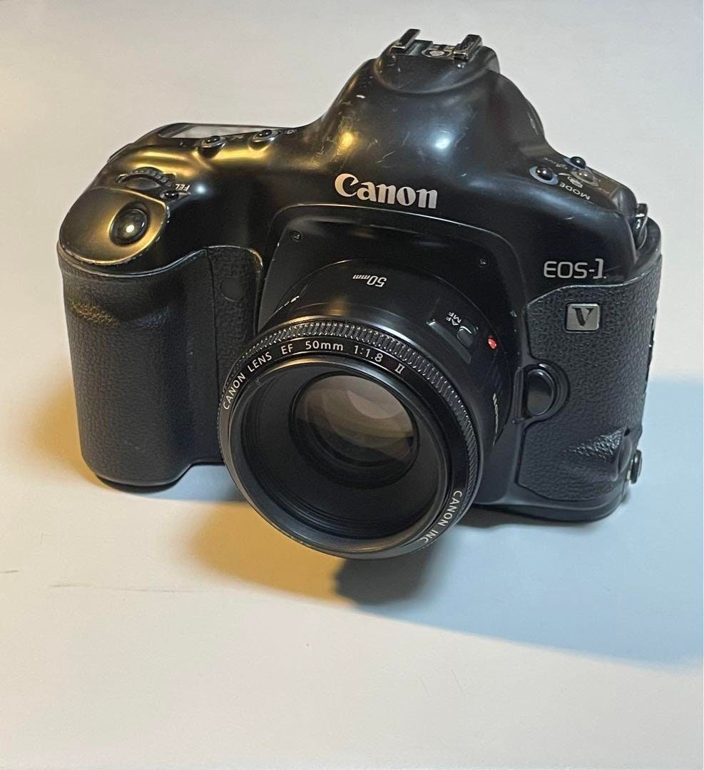 Canon EOS-1V / Tested and Working / 35mm SLR Film Camera Body