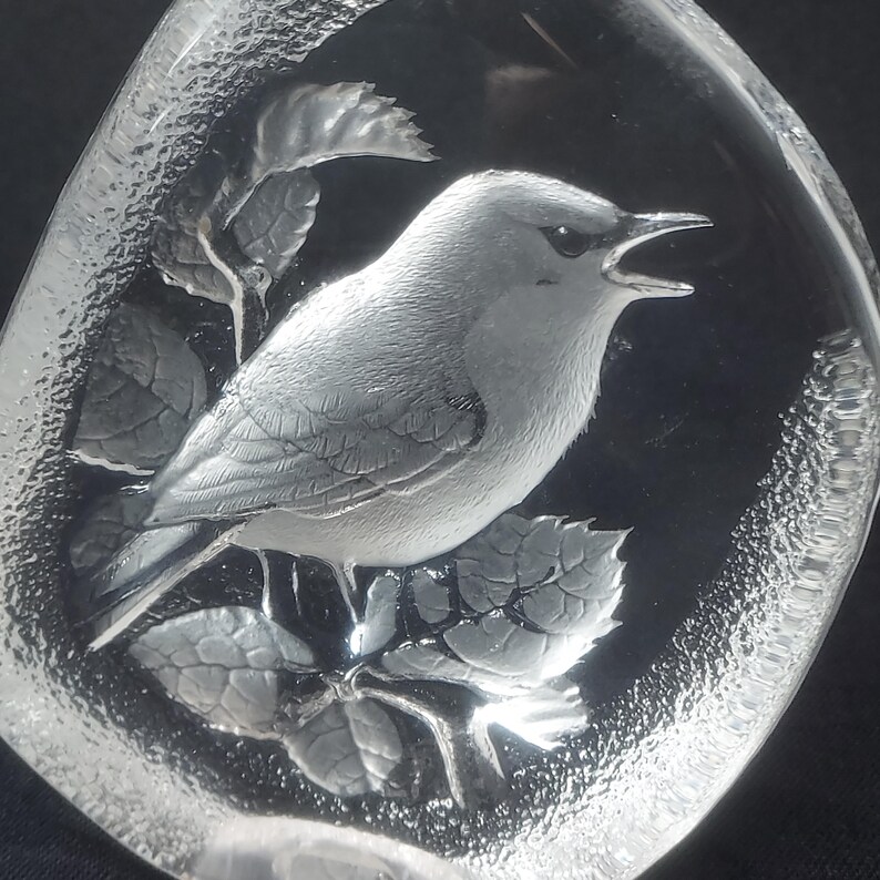 Mats Jonasson Crystal Paperweight Songbird Sculpture 4.50 Inches Tall 1990s image 4