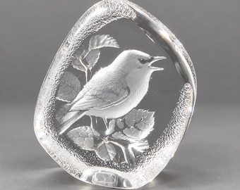 Mats Jonasson Crystal Paperweight Songbird Sculpture 4.50 Inches Tall 1990s