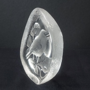 Mats Jonasson Crystal Paperweight Songbird Sculpture 4.50 Inches Tall 1990s image 5