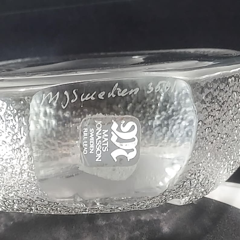 Mats Jonasson Crystal Paperweight Songbird Sculpture 4.50 Inches Tall 1990s image 10