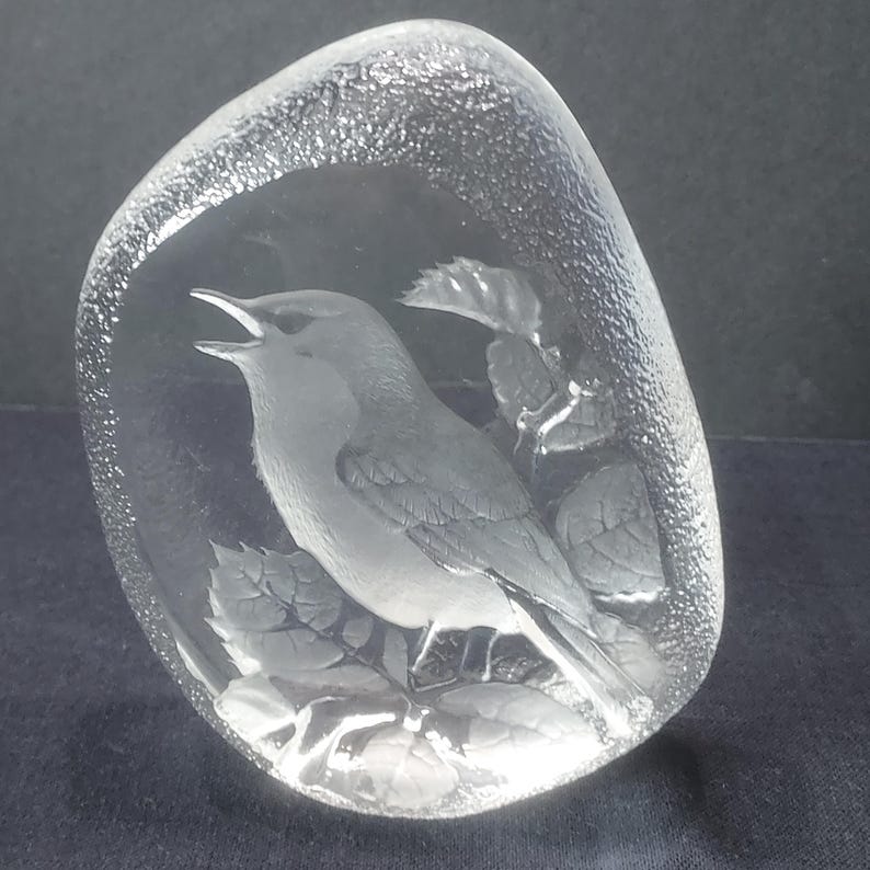 Mats Jonasson Crystal Paperweight Songbird Sculpture 4.50 Inches Tall 1990s image 3
