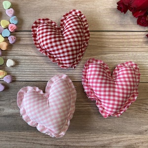 Gelaagd dienblad met gingang-hart | Rustieke komvullers voor Valentijnsdag | Valentijnsdagdecoratie boerderij