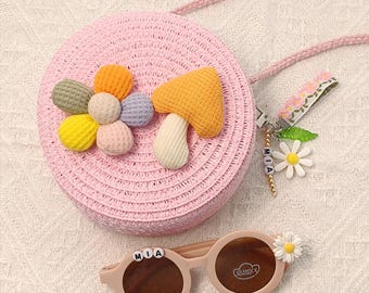 Borsa di paglia personalizzata per bambine con portachiavi con nome, borsa personalizzata per bambini, idea regalo per bambina con borsa a forma di fiore, regalo di Pasqua, regalo per riempire il cestino di Pasqua