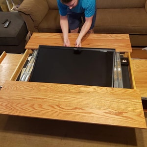 Dungeons and Dragons Gaming Coffee Table (Plans)