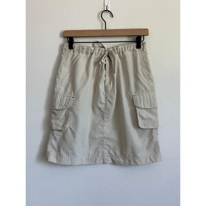 Falda corta cargo VTG Columbia color beige, nailon, granolacore, senderismo, utilitaria, gorpcore, talla S