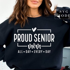 Senior moeder SVG PNG, trotse senior moeder Shirt Svg, trotse familie Shirt Svg, Senior Svg, klasse van 2025 Svg, 2025 Grad Svg, afstuderen Shirt Svg